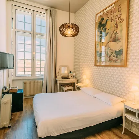 Les Trois Lys 3* Condom