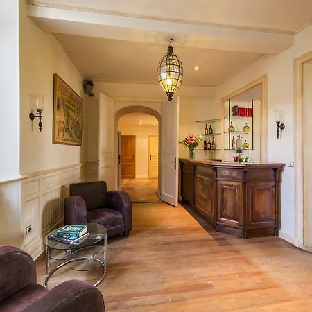 Les Trois Lys 3* Condom