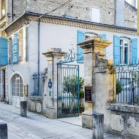 Les Trois Lys 3* קונדום