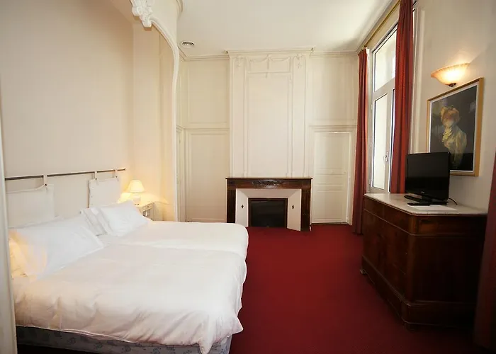 Les Trois Lys Hotel Condom