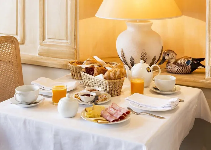 Les Trois Lys Hotel Condom